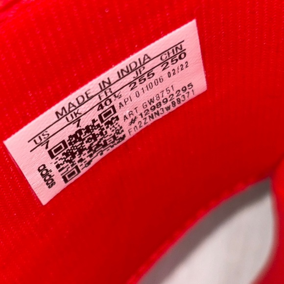 Adidas Red and White Adilette Slides- New without tag- retro! ♥️ - Picture 2 of 11